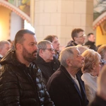 Pomogą rozdawać Komunię Świętą