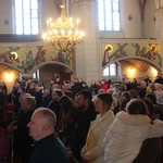 Pomogą rozdawać Komunię Świętą