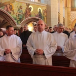 Pomogą rozdawać Komunię Świętą