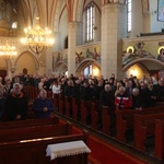 Pomogą rozdawać Komunię Świętą