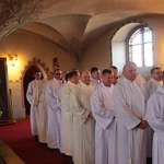 Pomogą rozdawać Komunię Świętą