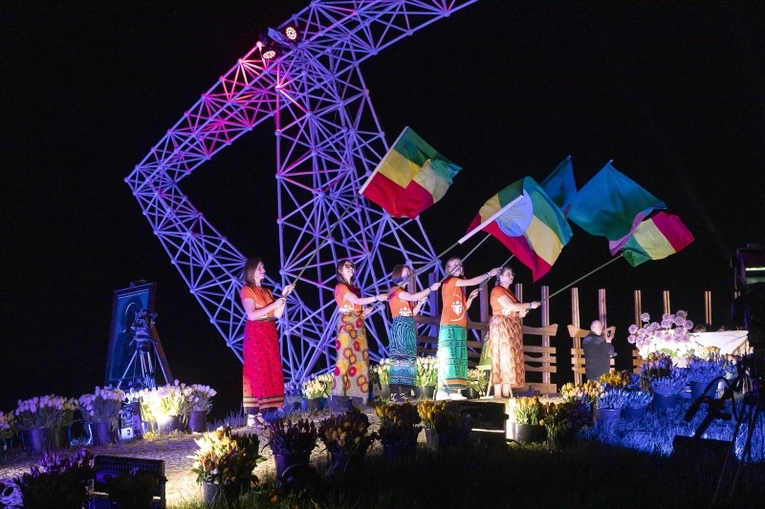 Uczniowie-misjonarze pomagają misjom