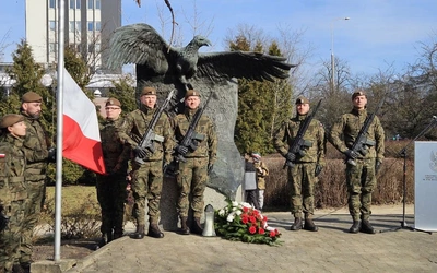 Przy wielu pochówkach nie można zapalić zniczy