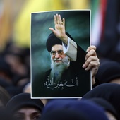 Iran: Przywódcy religijni wydali fatwy wzywające muzułmanów do zemsty za śmierć Chameneia