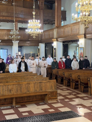 Pragną znać liturgię