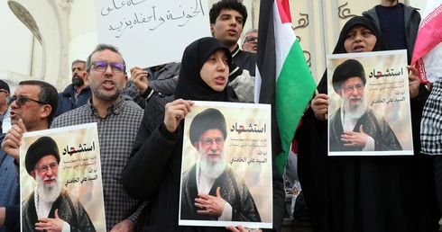 Zamiast powolnej smierci ze starości, chwała męczeństwa