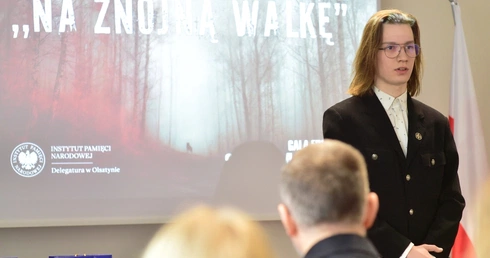 Z mroków niepamięci