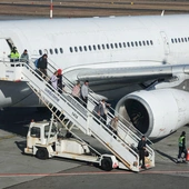 Lotnisko Chopina: 66 lotów do i z Bliskiego Wschodu anulowanych po eskalacji konfliktu w regionie