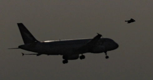 Trwają uderzenia na Iran; Trump odrzuca rozmowy; Izrael atakuje Hezbollah w Libanie