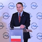 Sikorski: Służba konsularna wyłoniła 57 osób przebywających w ZEA, które w czwartek mogą wrócić do Polski