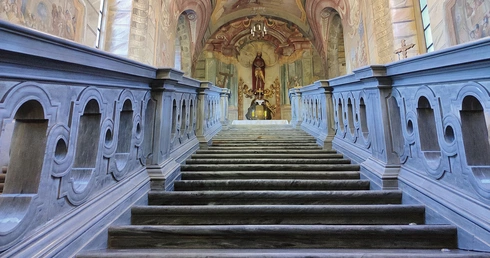 Stopnie, które prowadzą do prawdy. Święte Schody w Sośnicy