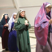  Grupa przygotowująca przedstawienie  to w sumie ponad 50 osób, głównie ze wspólnoty filii Szkoły Nowej Ewangelizacji w Tarnowskich Górach- -Opatowicach.