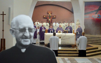 – Kościół nie wyrasta ze święceń kapłańskich, ale z chrztu świętego. I to jest piękna, ciągle aktualna koncepcja Franciszka Blachnickiego na Kościół, na oazę, na wspólnoty młodzieżowe – mówił abp Andrzej Przybylski.