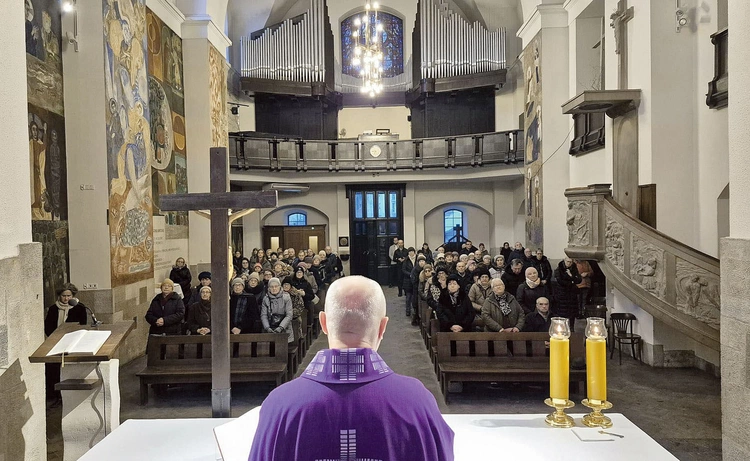 Kościół akademicki KUL był jednym z miejsc modlitwy na trasie pielgrzymów.