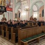 Kapłani u źródła