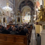 Kapłani u źródła