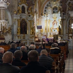 Kapłani u źródła