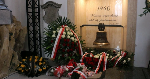 Pogrzeb szczątek ofiar zbrodni katyńskiej we Wrocławiu 2026