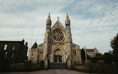 Irlandia: wśród młodych ludzi „silny wzrost” przynależności do Kościoła i praktyk religijnych