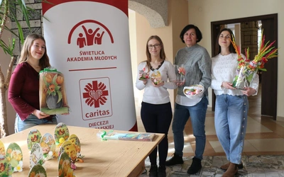 Dekoracje wielkanocne Akademii Młodych