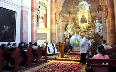 Msza św. w Kaplicy Matki Bożej Pokornej. 