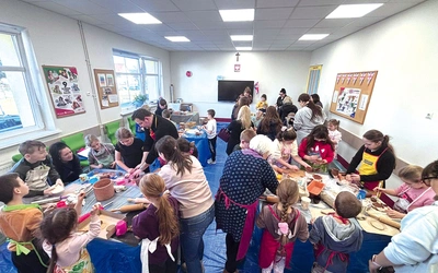 „Glinolepienie” służy katechizacji oraz głębszemu przeżyciu tajemnic paschalnych.