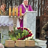 Ceremonia pogrzebowa szczątków ofiar sowieckich mordów to wyjątkowa uroczystość w skali kraju.