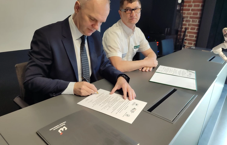 Katowice. ŚCWiS oraz Nadleśnictwo Katowice z akcją: Drzewo pamięci Dziewięciu z „Wujka"