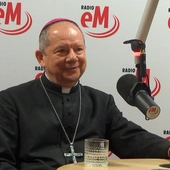 Bp Olszowski: Liturgia to przedsionek nieba, nie teatr jednego aktora