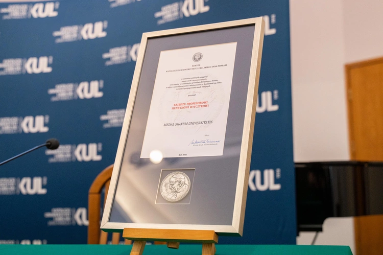 Medal Signum Universitatis dla ks. prof. Henryka Witczyka