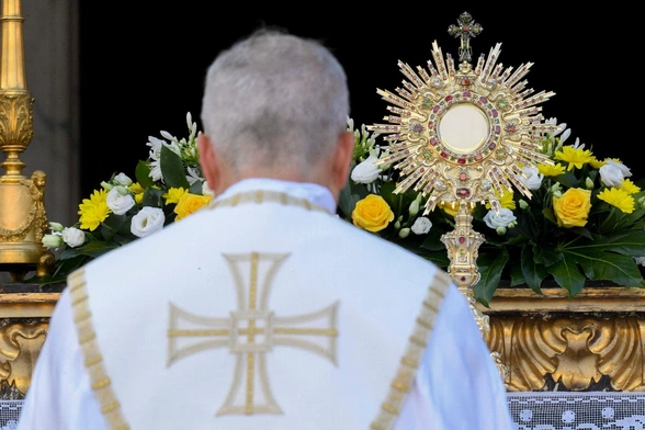 24 godziny dla Pana: od modlitwy młodych do inicjatywy Kościoła