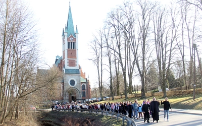 II Dekanalna Droga Krzyżowa z Porąbki Uszewskiej do Sufczyna