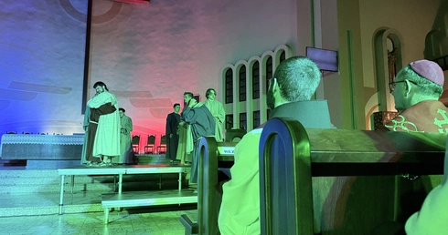 Abp Przybylski: Rozważaj mękę Jezusa szczególnie wtedy, kiedy czujesz, że boisz się samotności