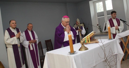 Msza św. w 30. rocznicę śmierci bp. Domina cz.1