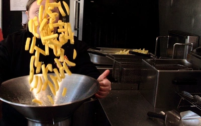 W Społecznej Kaffce i na frytkach nad Zalewem Nowohuckim