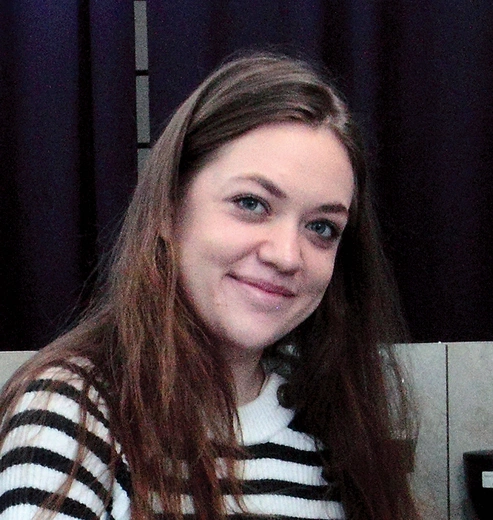   Julia, trenerka pracy.