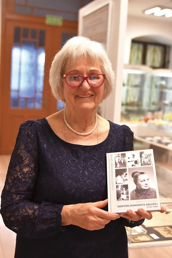Publikację Walentyny Galimowskiej „Pamięć i wspomnienia o ludziach – Doktor Genowefa Abłażej (1918–1988)” wydało Muzeum Regionalne w Świebodzinie i tam można o nią pytać. Warto tam również obejrzeć wystawę poświęconą zasłużonej dla społeczności lokalnej kobiecie. 12 marca w placówce odbyło się spotkanie autorskie i promocja wydawnicttwa.
