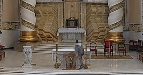 Opluł ołtarz, rzucił krzyżem w tabernakulum. Profanacja kościoła w Białymstoku