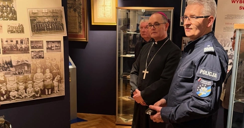 Wizyta abp. Andrzeja Przybylskiego w Ogólnopolskim Stowarzyszeniu Rodzina Policyjna 1939 r.
