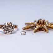 Wodzisław Śląski. Skarby z wysypiska trafią na licytację. To m.in. pierścionek wart 95 tys. zł