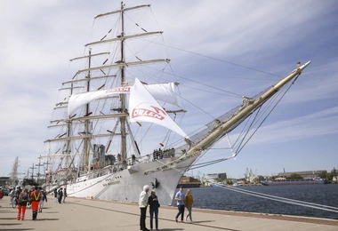 „Dar Młodzieży” wyruszył w transatlantycki rejs