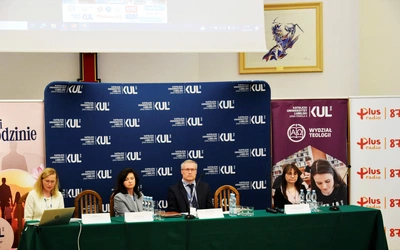 Coraz więcej dzieci w pieczy zastępczej. Eksperci alarmują