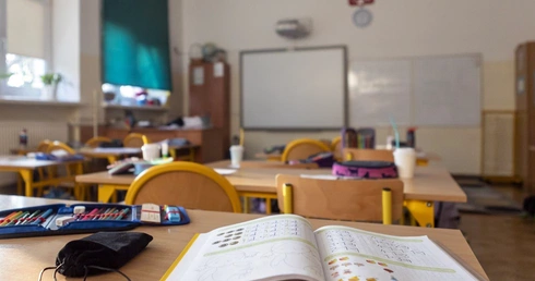 Rodzice protestują przeciw obowiązkowej edukacji zdrowotnej. Ostatni moment, by wyrazić sprzeciw