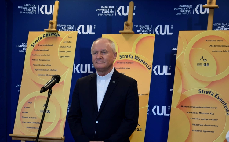 Relacja, pomoc, rozwój - misja Centrum Wsparcia i Rozwoju KUL