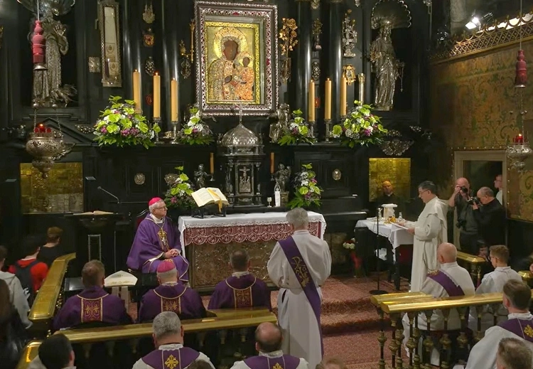 Maturzyści u Matki