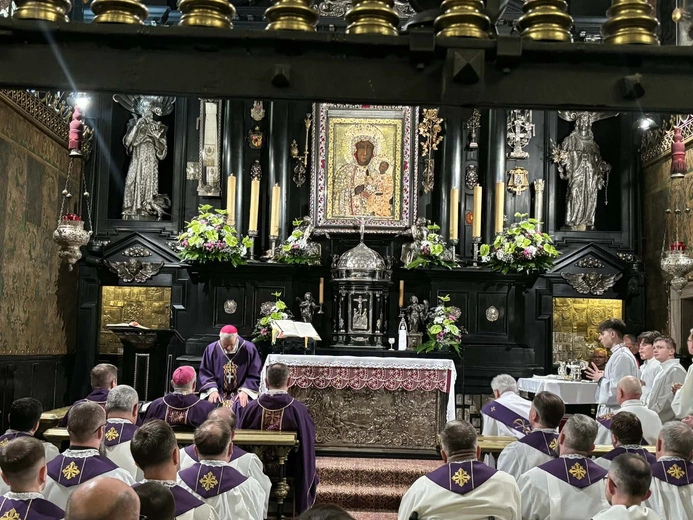 Maturzyści u Matki
