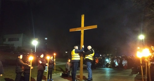 Noc, modlitwa i droga