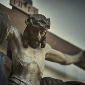 Pielgrzymi z Tarnowskich Gór przedstawili w Rzymie inscenizację Drogi Krzyżowej