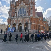 Kraków. Mężczyźni na Marszu św. Józefa