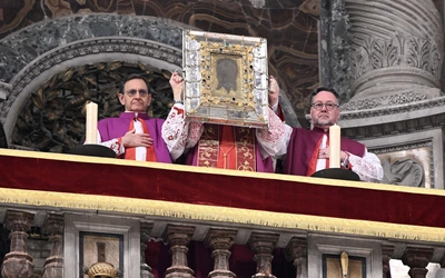 Wystawiono chustę św. Weroniki w Watykanie